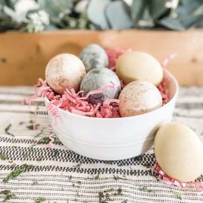 HOW TO DYE EGGS NATURALLY
