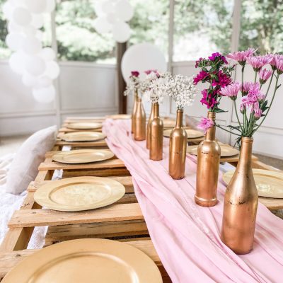 4 Decor Items You Need for a Pallet Table Picnic